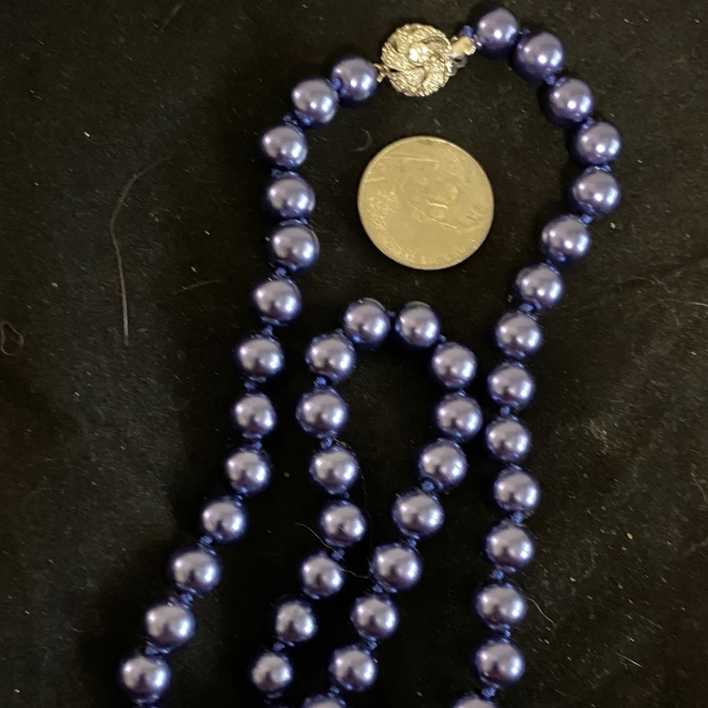 Navy 11MM Shell Pearl 18” Strand Rhinestone Clasp - Picture 4 of 7